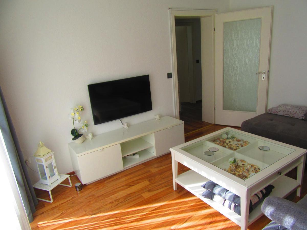 Apartment Troja